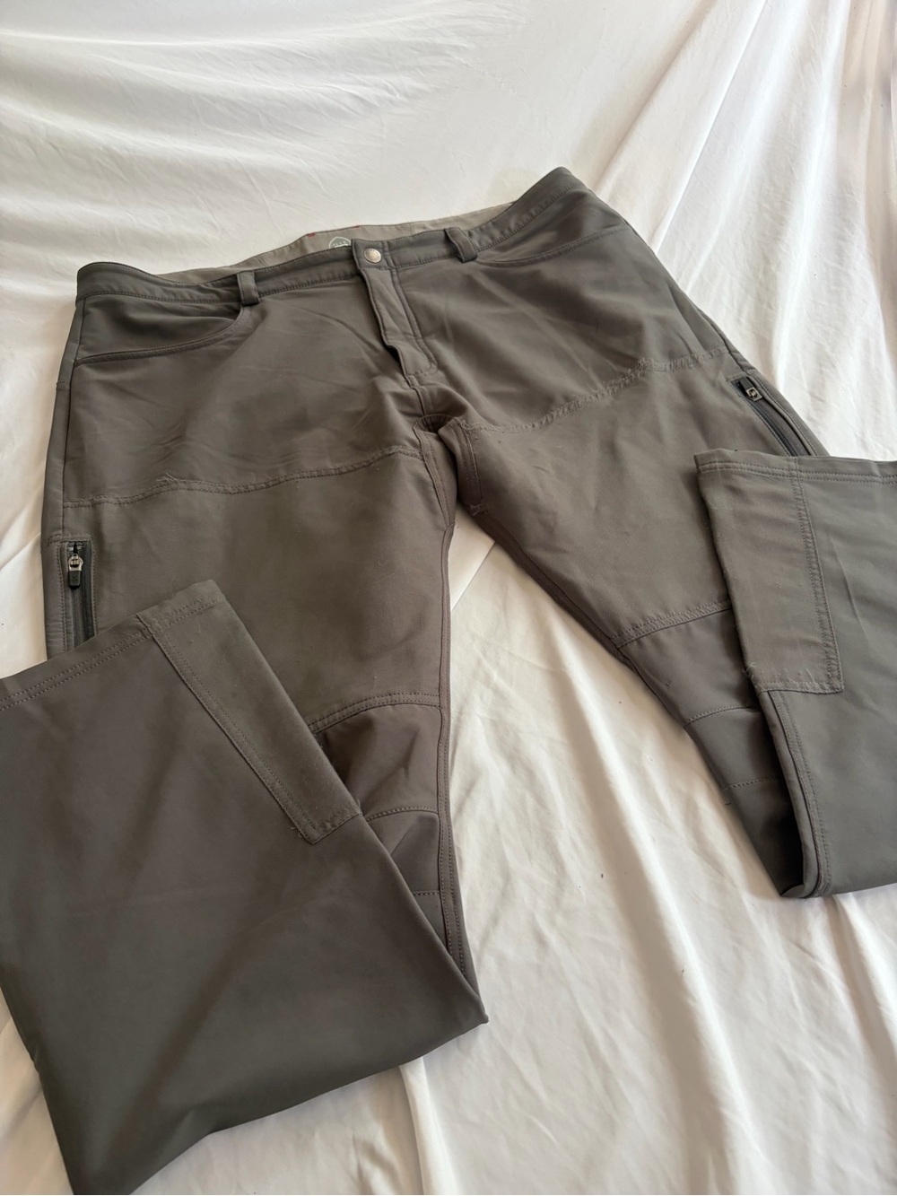 *Club Ride  Apparel Men's Size XL Gray Cycling Pants